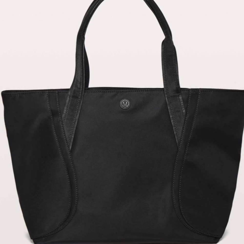 Lululemon Out of Range Tote